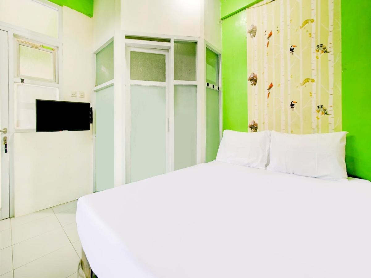 Oyo Life 3103 Opo Homestay & Kost Malang Luaran gambar