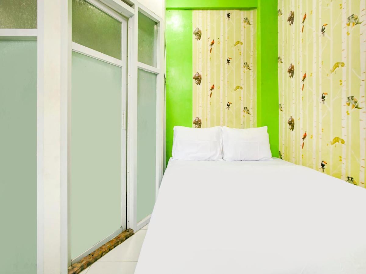 Oyo Life 3103 Opo Homestay & Kost Malang Luaran gambar