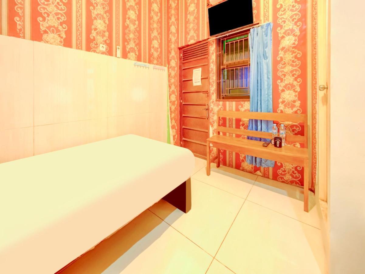 Oyo Life 3103 Opo Homestay & Kost Malang Luaran gambar