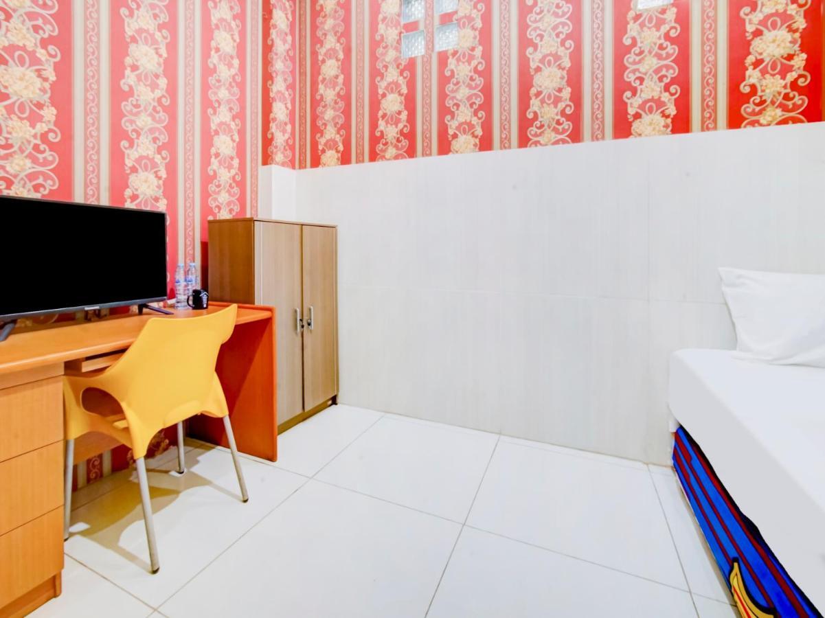 Oyo Life 3103 Opo Homestay & Kost Malang Luaran gambar