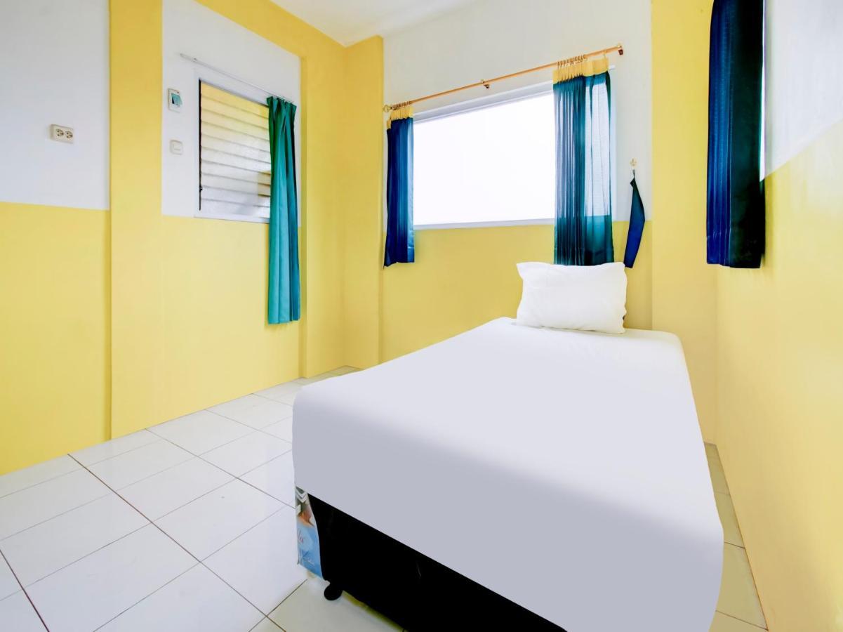 Oyo Life 3103 Opo Homestay & Kost Malang Luaran gambar