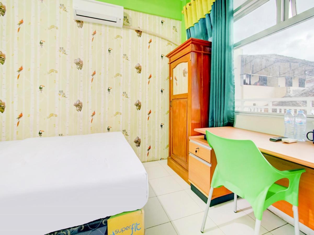 Oyo Life 3103 Opo Homestay & Kost Malang Luaran gambar