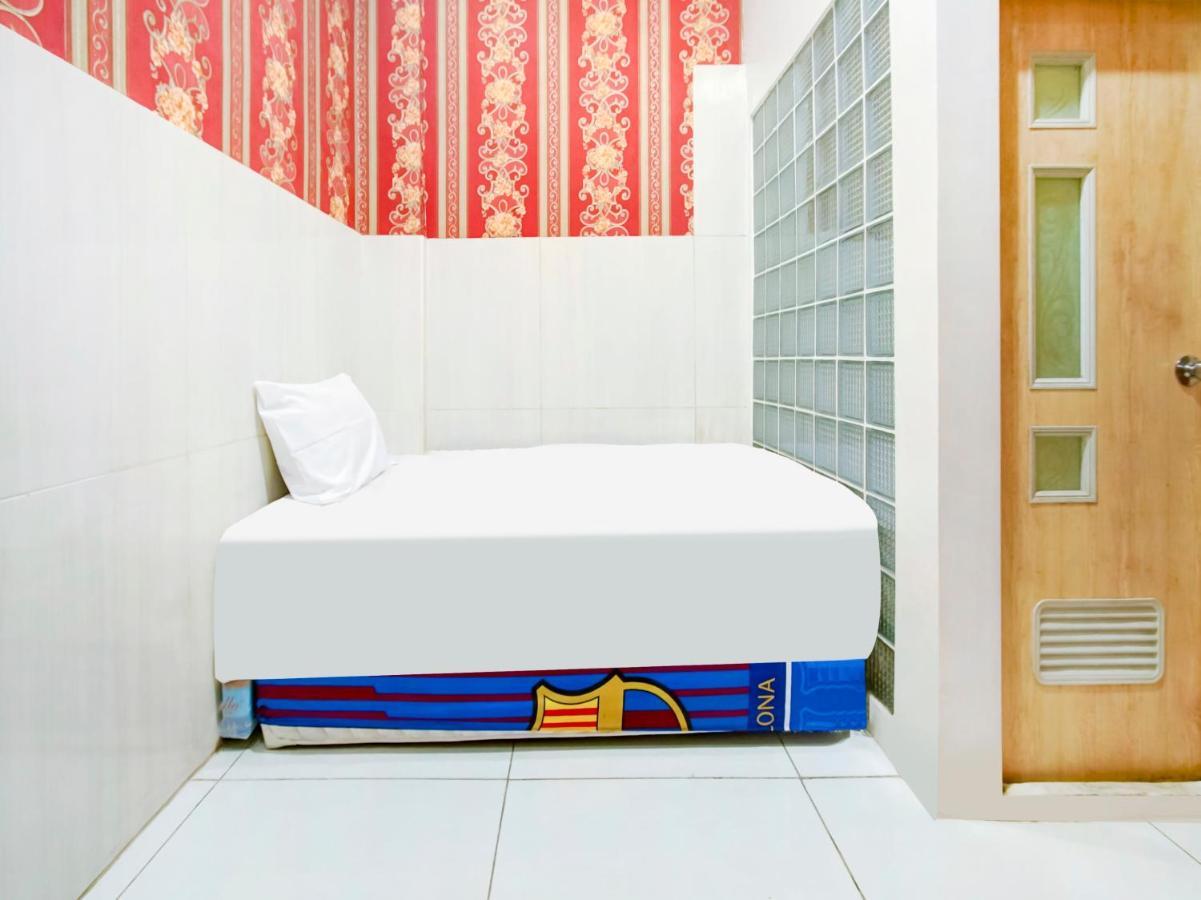 Oyo Life 3103 Opo Homestay & Kost Malang Luaran gambar