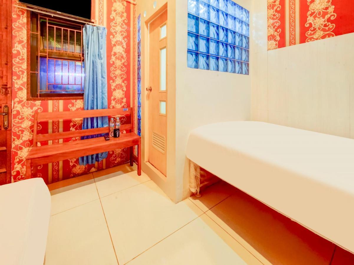 Oyo Life 3103 Opo Homestay & Kost Malang Luaran gambar